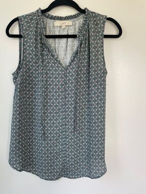 LOFT Green Printed Sleeveless V-Neck Shell Top